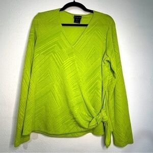 Citiknits  chartreuse pullover v-neck shirt w/waistband tie. Sz L. Preowned.